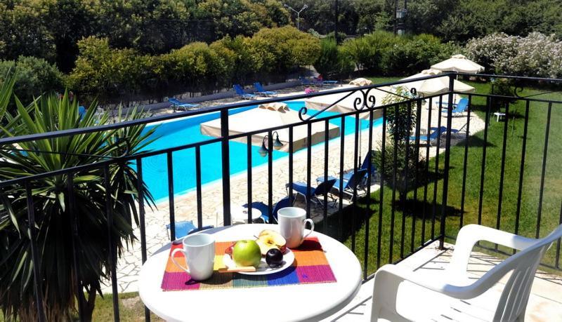 Aparthotel Lola's 3 Dassia (Corfu)