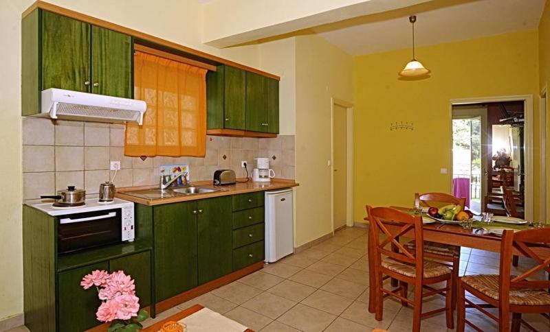 Lola's 3 Aparthotel